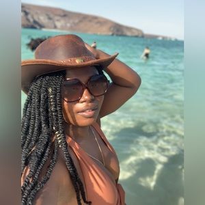 Meet your Posher, Yvonne